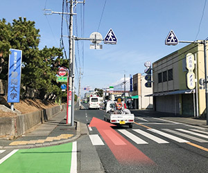 しばらく直進していくと左手に静岡大学が見えてきます。